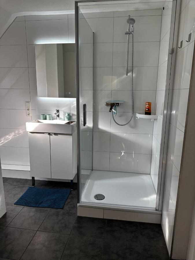 A&V Apartments Gemuetliche Rheinblick Wohnung Apt Daisy Duisburg Exteriör bild