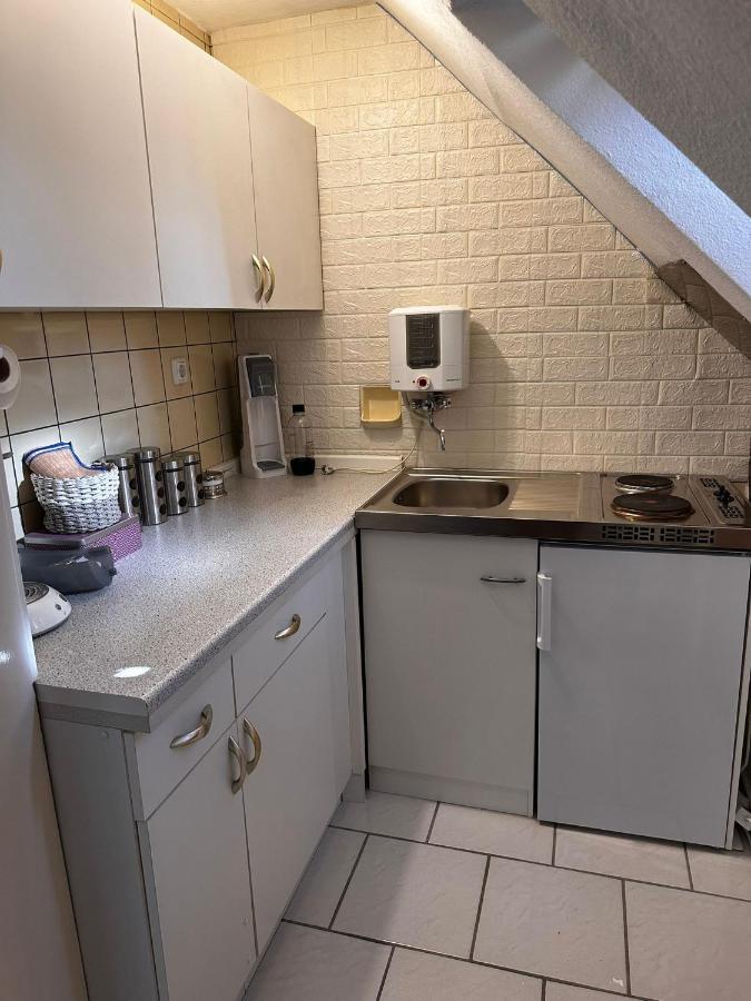 A&V Apartments Gemuetliche Rheinblick Wohnung Apt Daisy Duisburg Exteriör bild